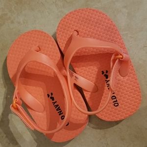 old navy flip flops size 12/18 months